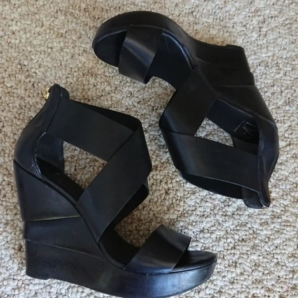 Diane von Furstenberg Black Leather Opal Crisscross Wedge Sandals size 8.5/9